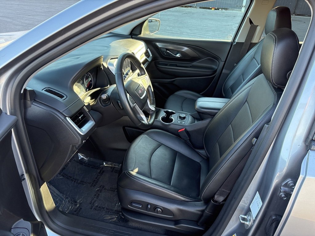 Used 2024 GMC Terrain SLT image 9