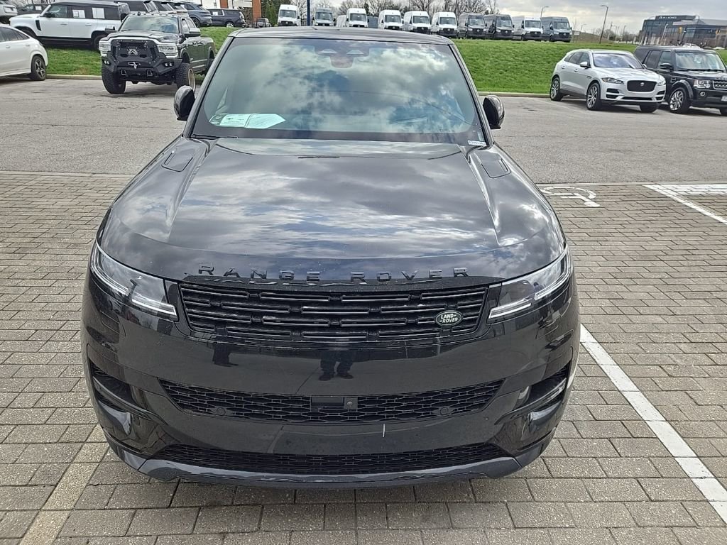 Certified 2025 Land Rover Range Rover Sport Dynamic SE image 2