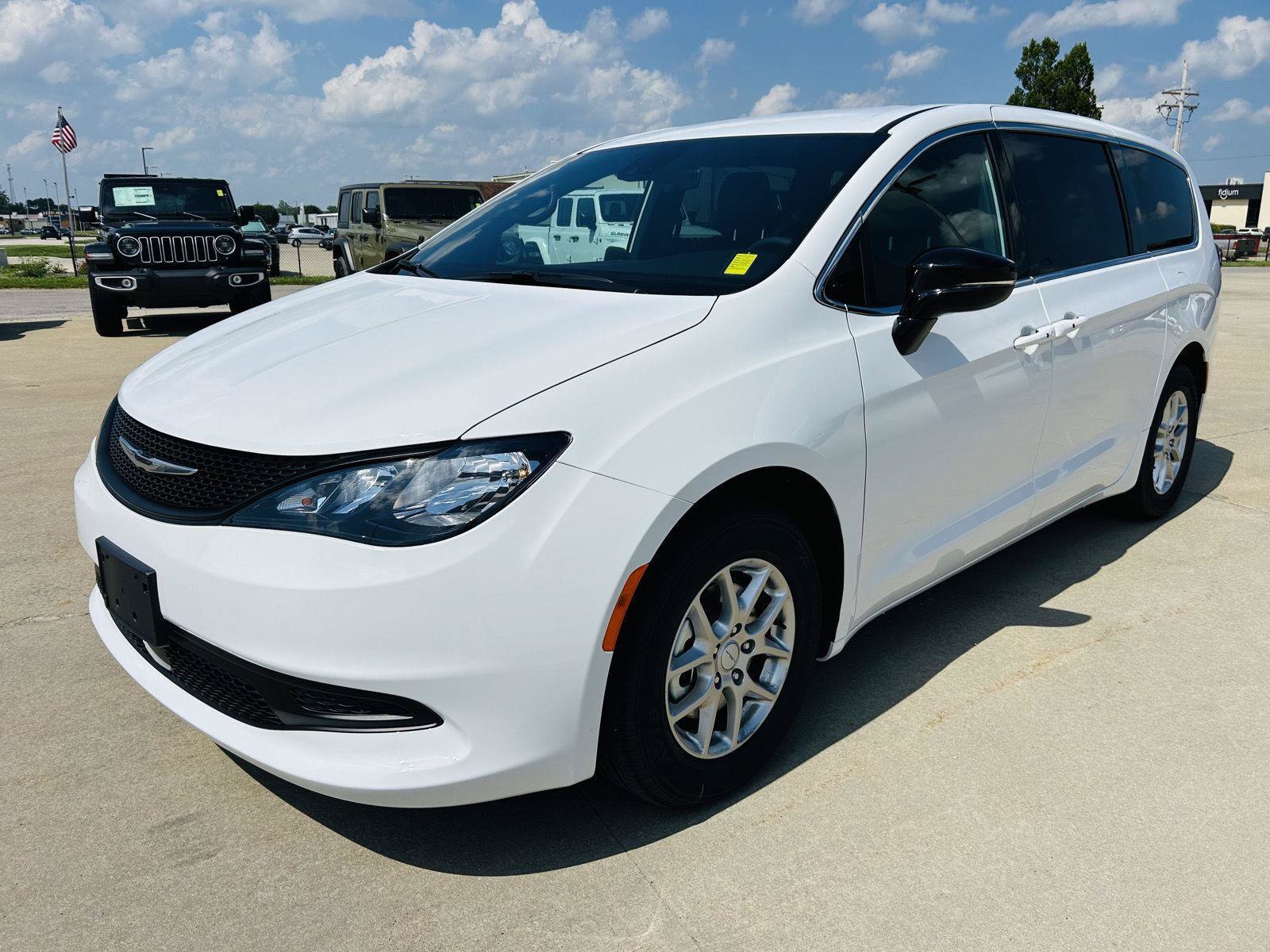 New 2027 Chrysler Pacifica LX FWD image 35