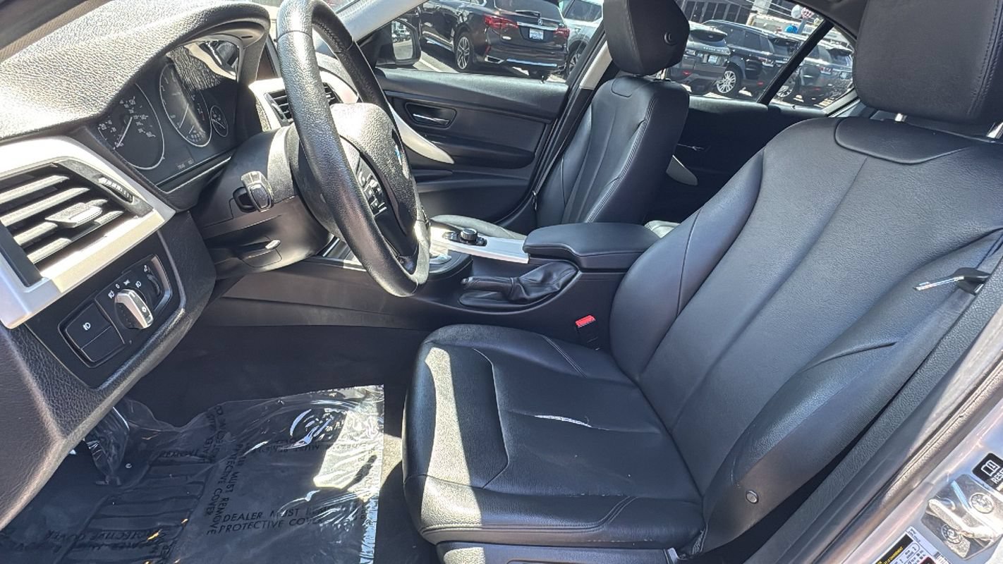 Used 2014 BMW 320i xDrive Sedan AWD/4WD image 10
