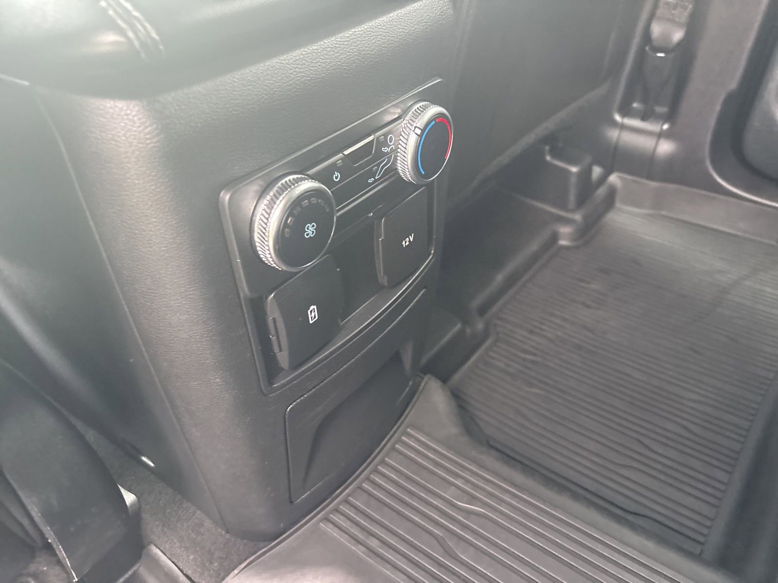 Used 2022 Ford Explorer XLT w/ Equipment Group 202A image 32