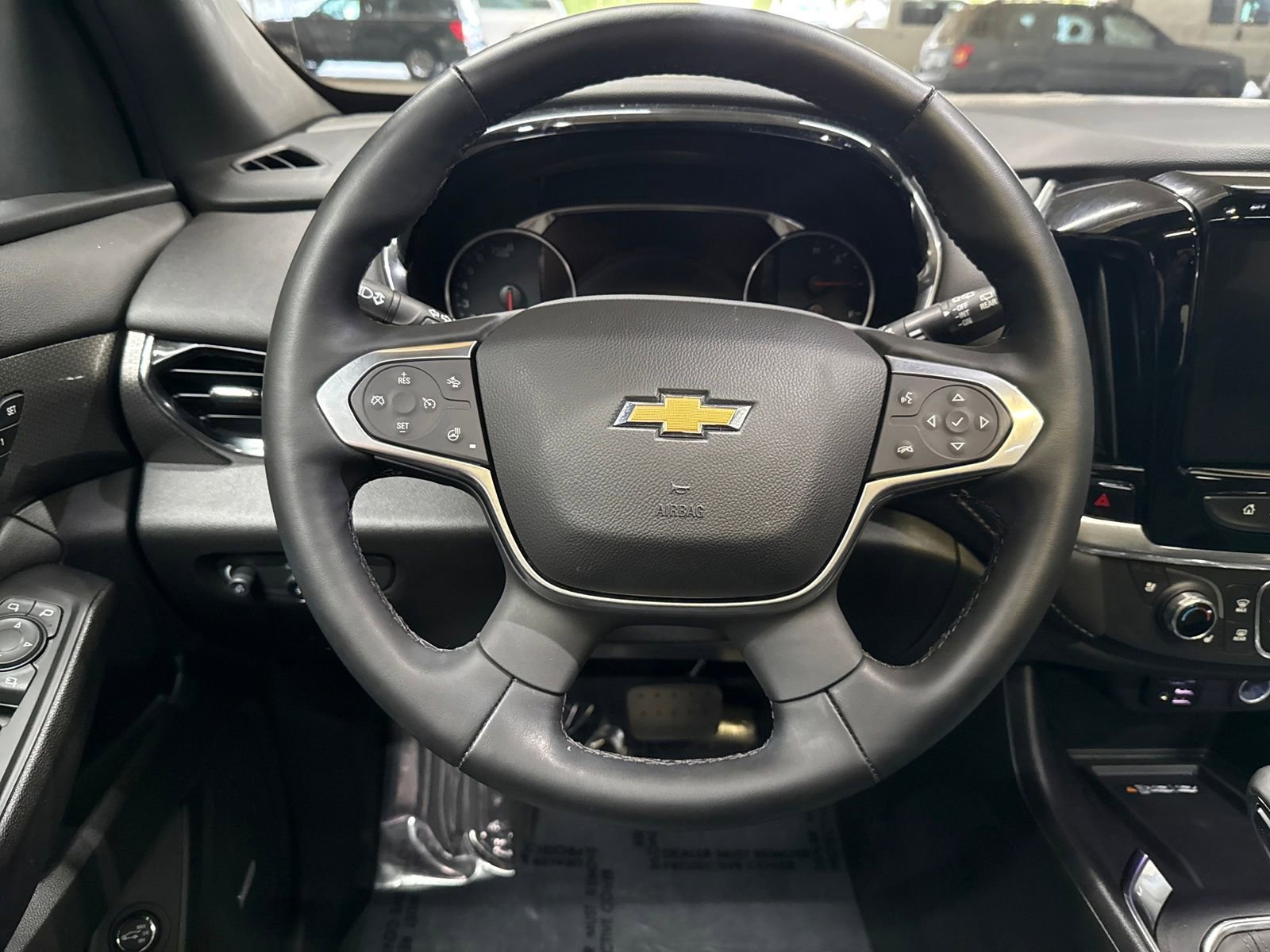 Used 2023 Chevrolet Traverse Premier image 31