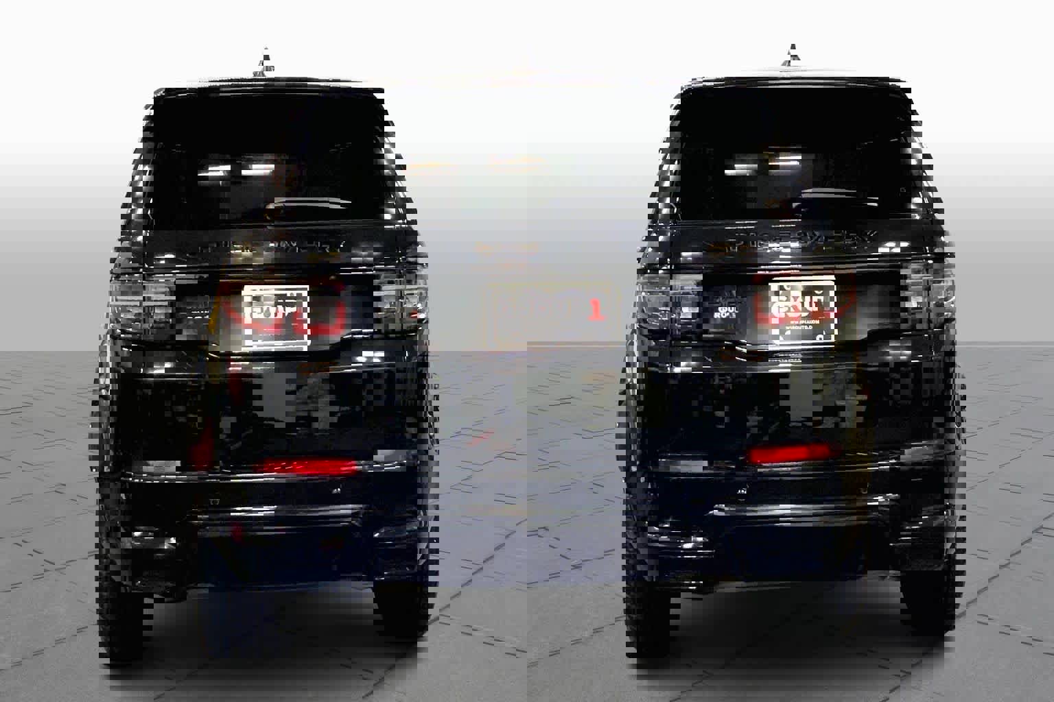 Used 2024 Land Rover Discovery Sport Dynamic SE image 5