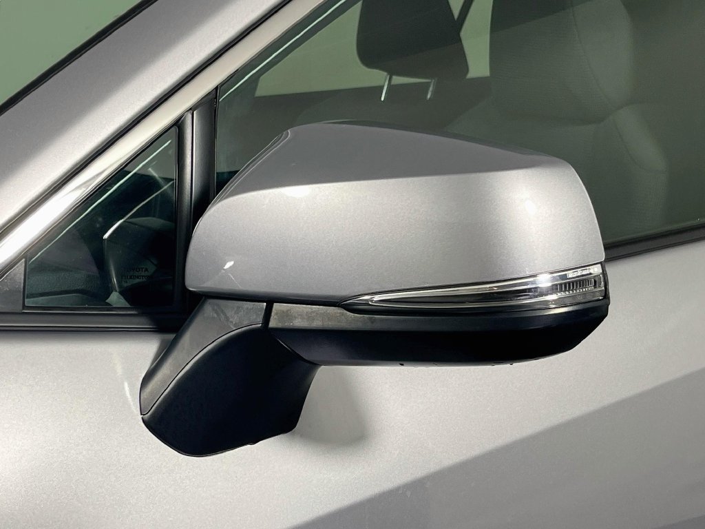 Used 2023 Toyota RAV4 LE AWD/4WD image 10
