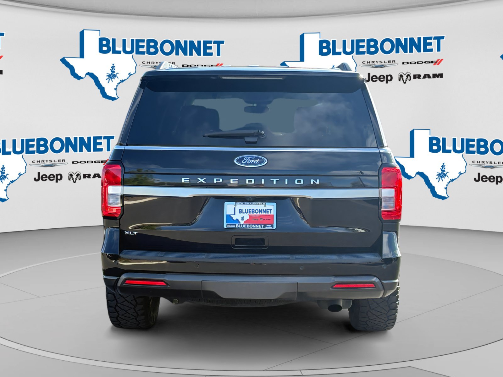 Used 2022 Ford Expedition XLT AWD/4WD image 6
