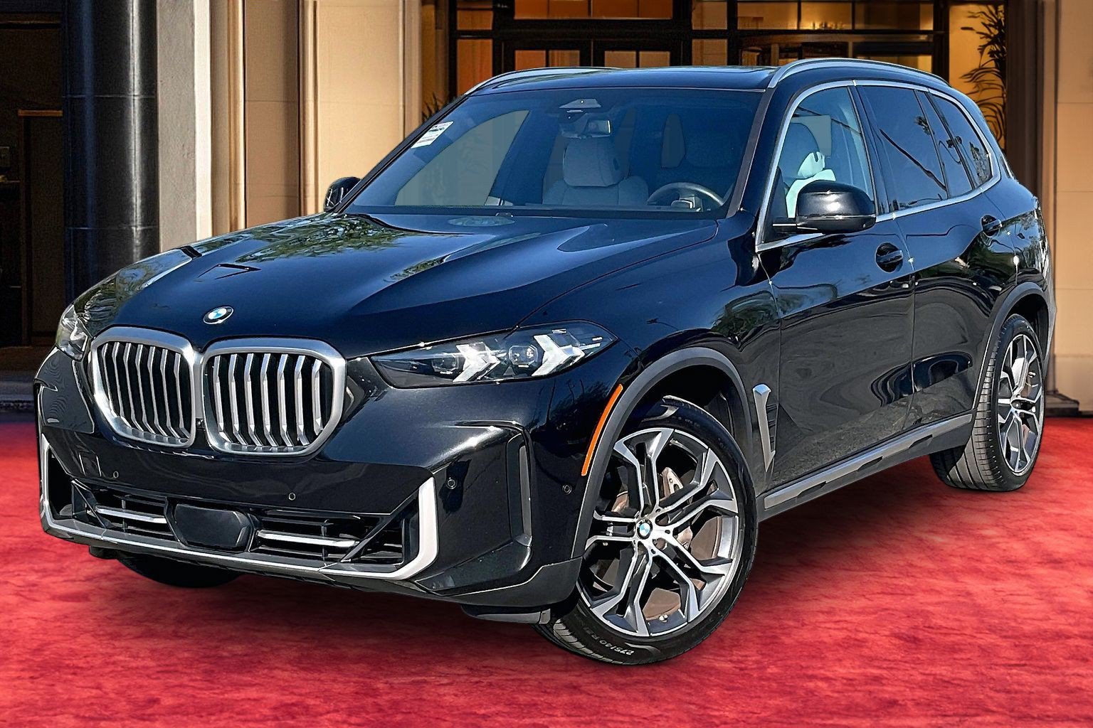 Used 2024 BMW X5 sDrive40i w/ Parking Assistance Package RWD image 1