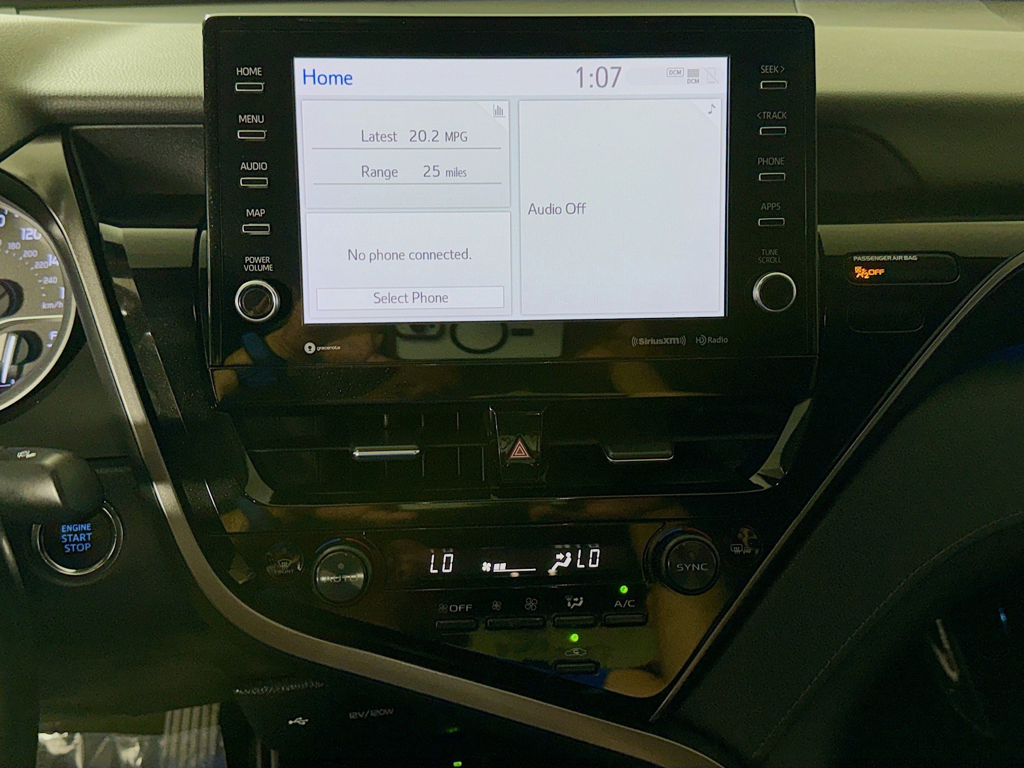 Used 2022 Toyota Camry XLE FWD image 18