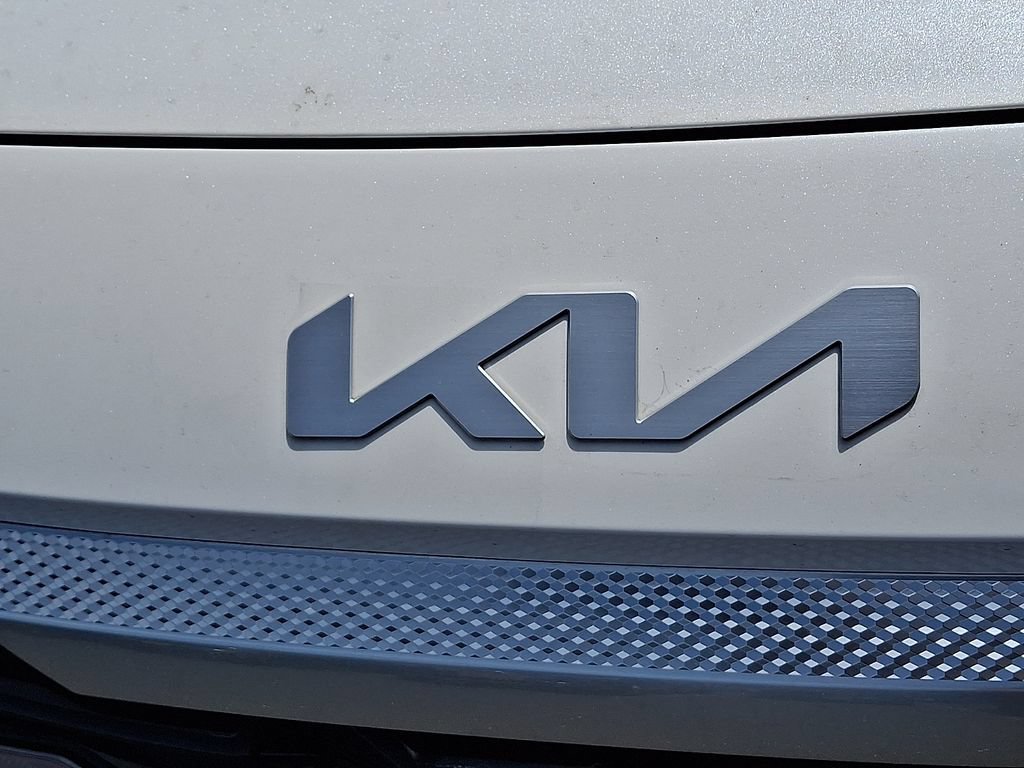New 2026 Kia Seltos S FWD image 11