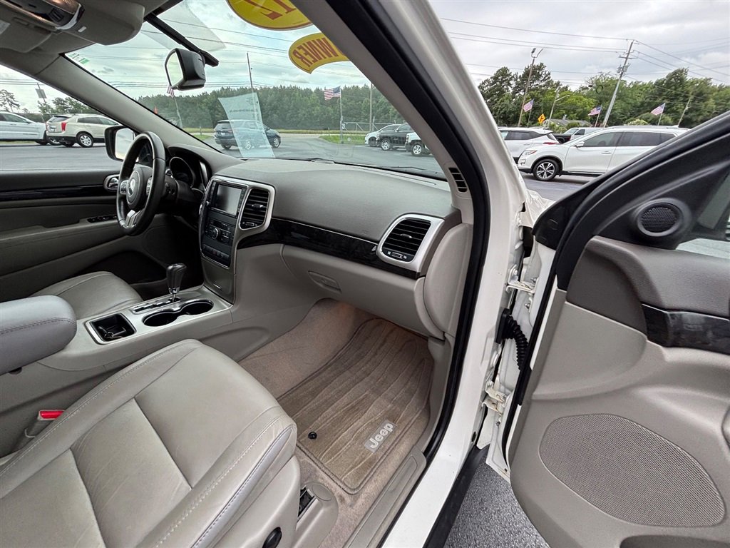 Used 2012 Jeep Grand Cherokee Laredo RWD image 27
