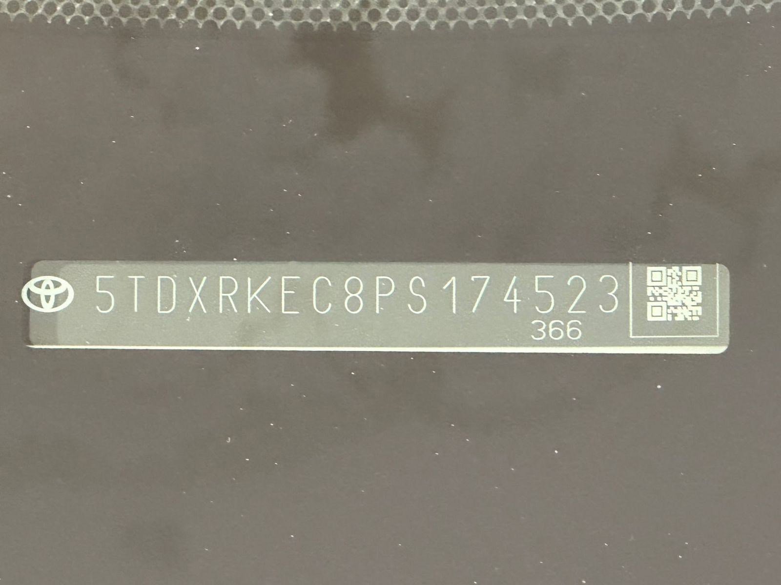 Used 2023 Toyota Sienna XSE image 21