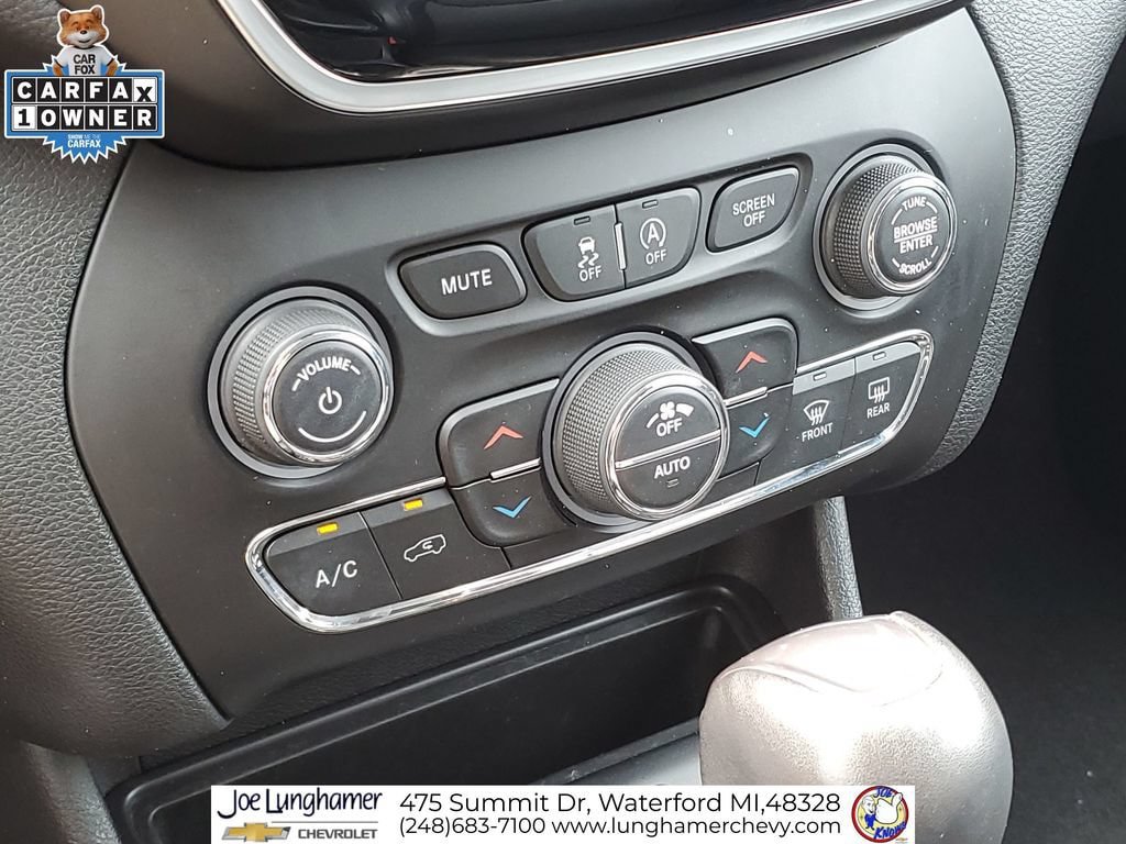 Used 2019 Jeep Cherokee Limited w/ Technology Group AWD/4WD image 19