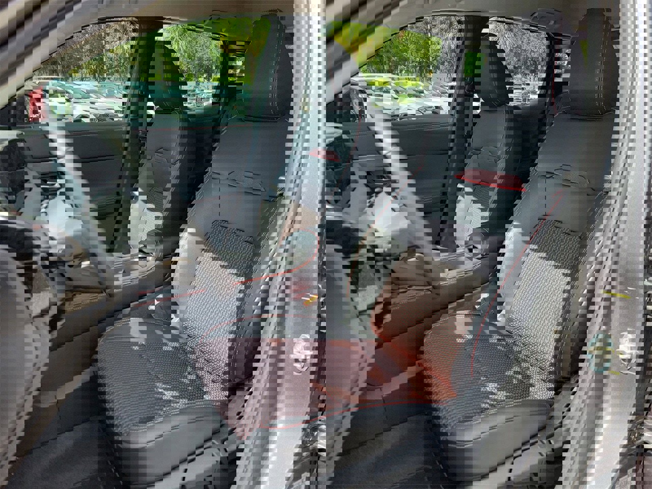 Used 2025 Nissan Kicks SR image 16