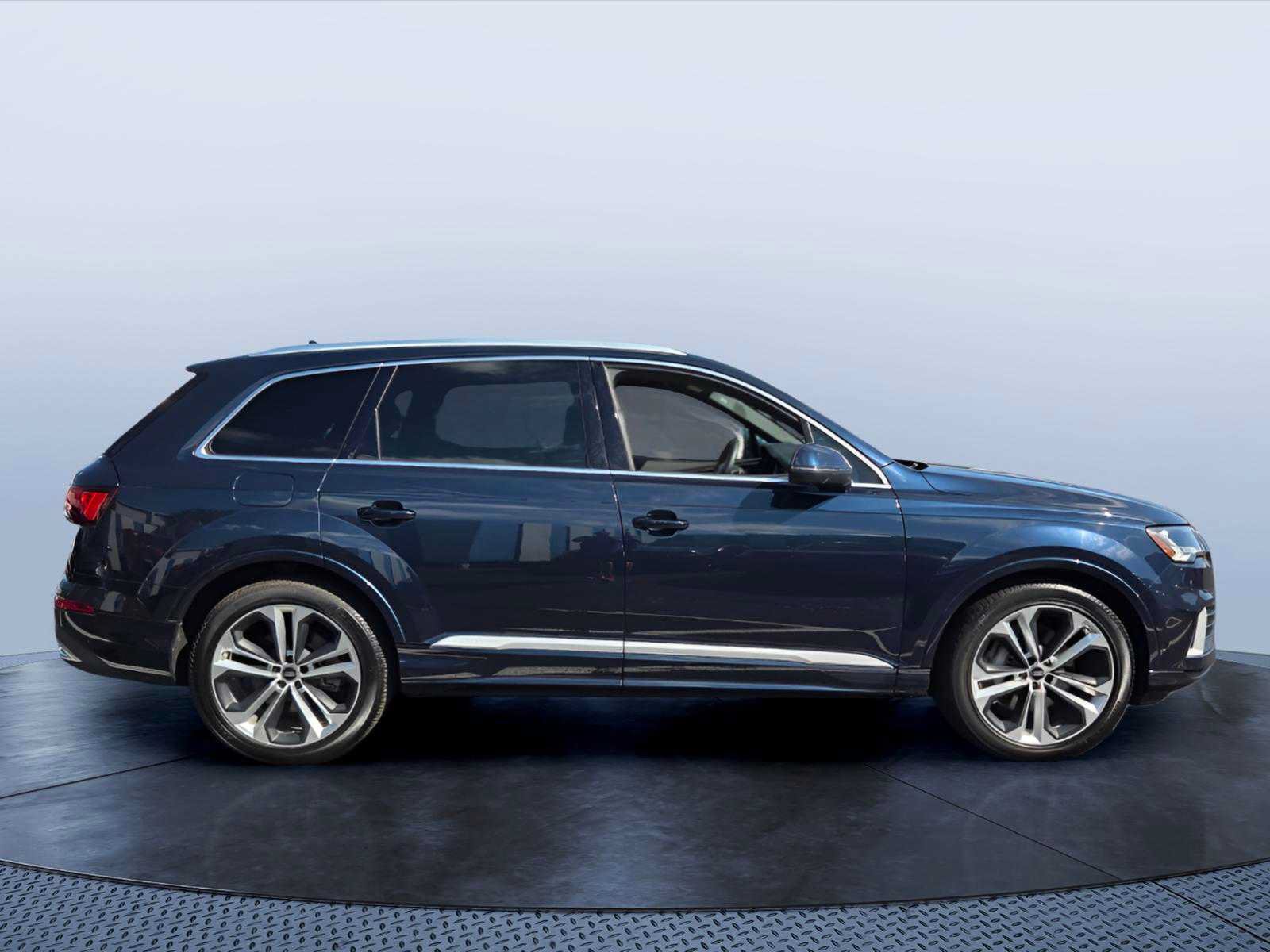 Used 2023 Audi Q7 3.0T Prestige AWD/4WD image 2