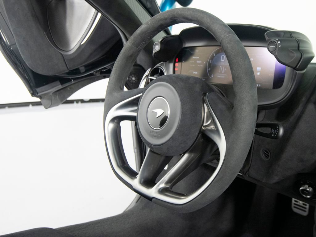 Used 2024 McLaren 750S Spider RWD image 32