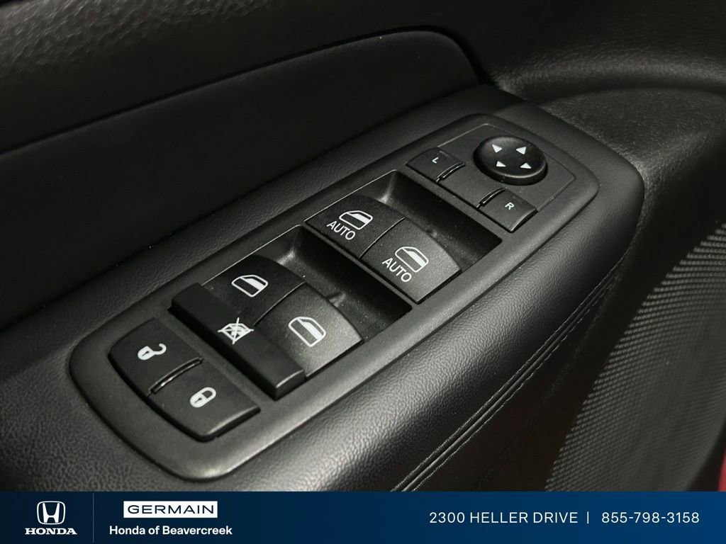 Used 2021 Jeep Grand Cherokee Laredo w/ Security & Convenience Group AWD/4WD image 18