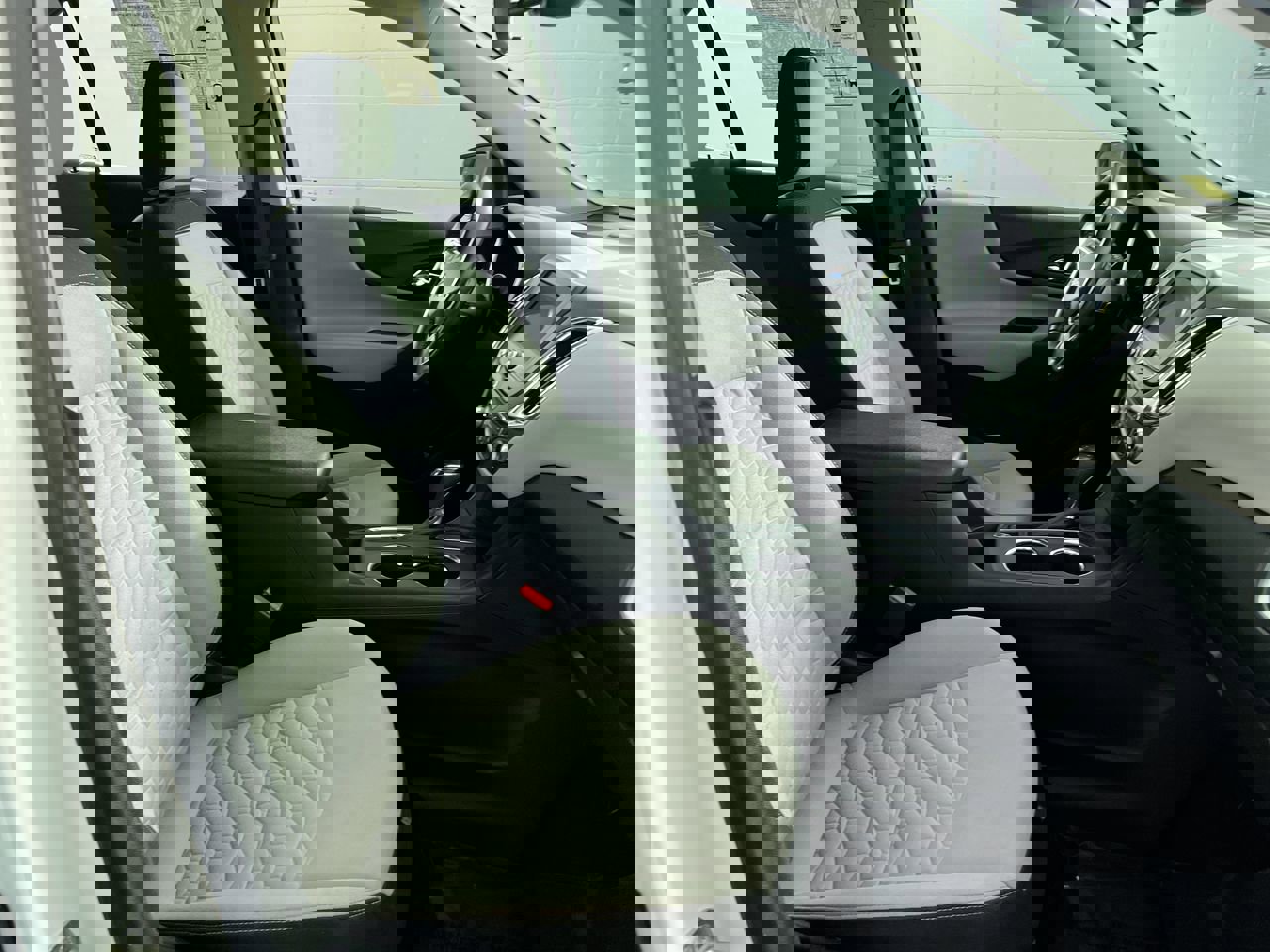 Used 2020 Chevrolet Equinox LT image 30