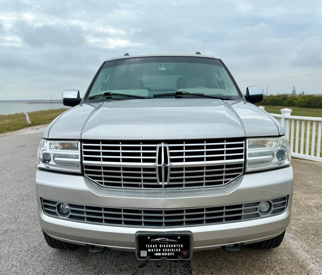 Used 2007 Lincoln Navigator Ultimate image 2