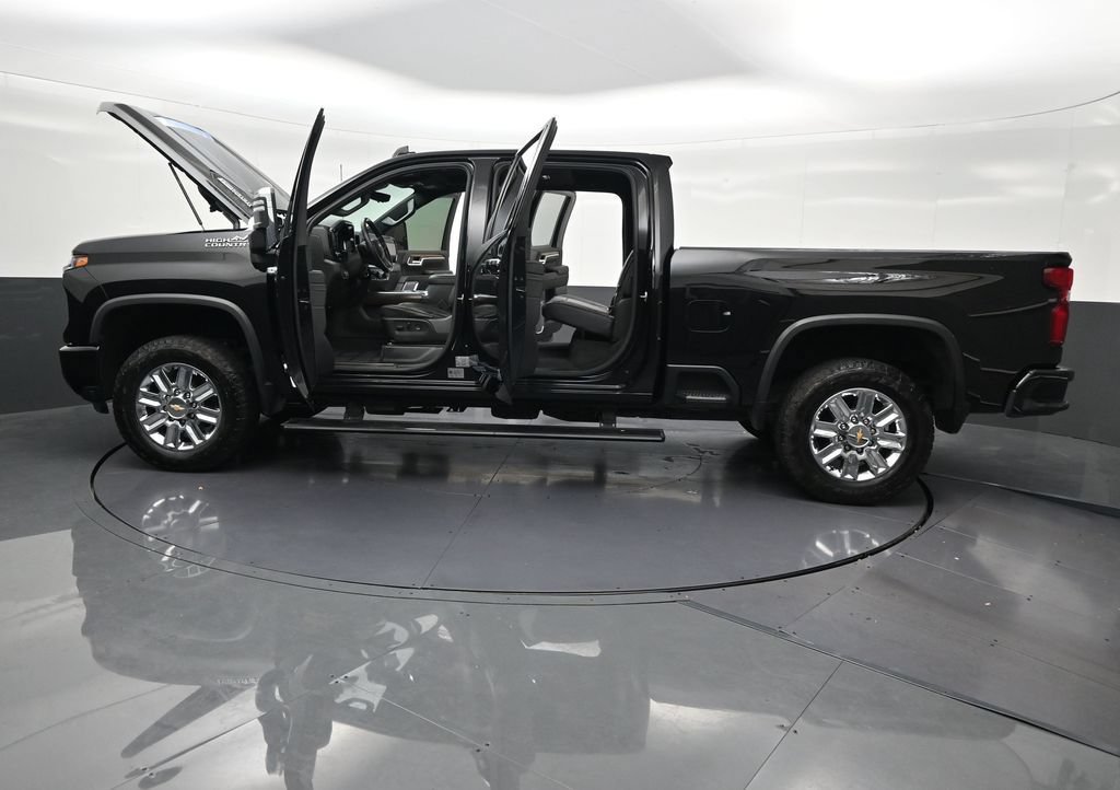 Used 2024 Chevrolet Silverado 2500 High Country w/ High Country Premium Package AWD/4WD image 35