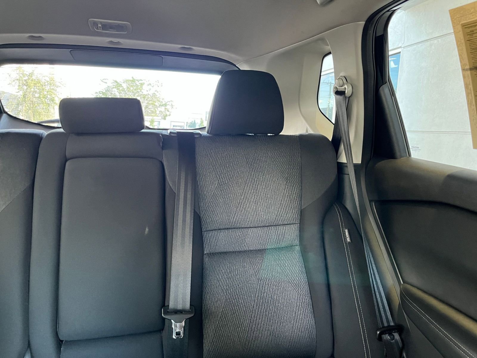 Used 2025 Nissan Rogue SV FWD image 38