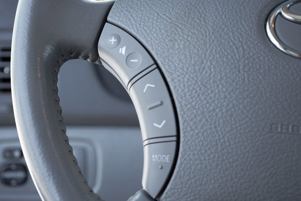 Used 2007 Toyota Sienna XLE image 25
