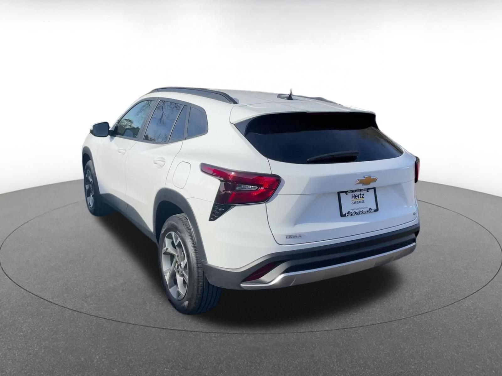 Used 2025 Chevrolet Trax LT FWD image 10