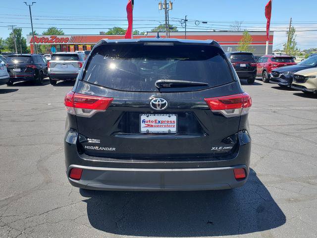 Used 2019 Toyota Highlander XLE AWD/4WD image 6