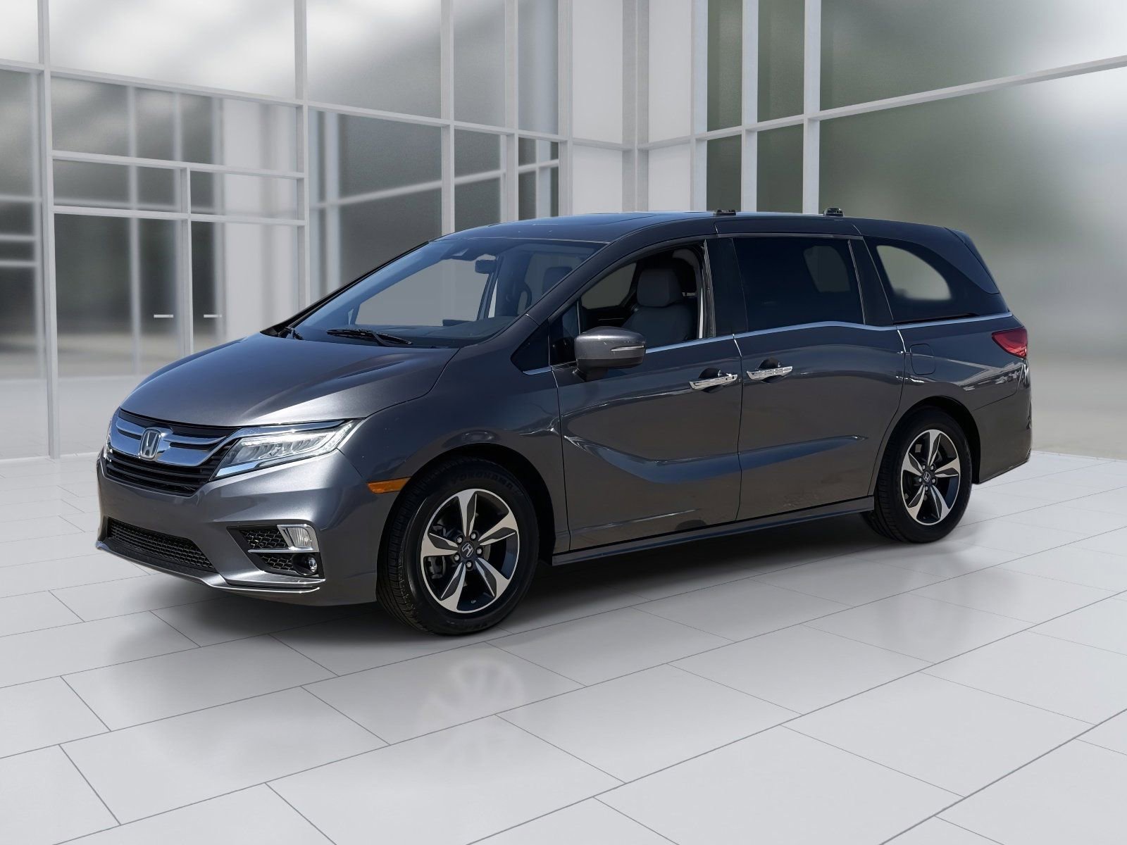 Used 2018 Honda Odyssey Touring image 3