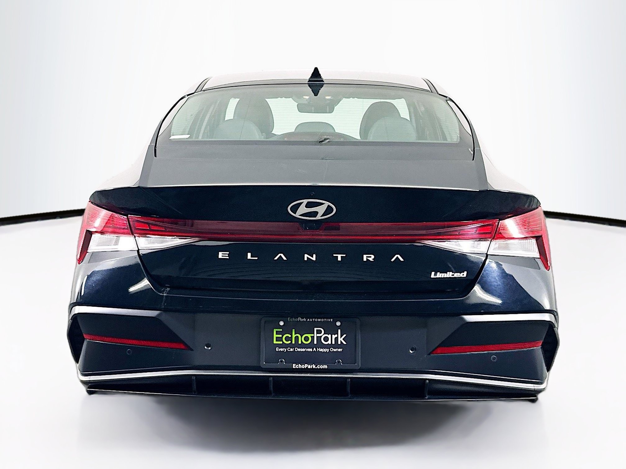 Used 2024 Hyundai Elantra Limited FWD image 7