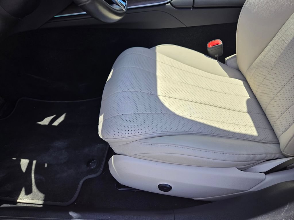 Used 2025 Mercedes-Benz E 350 Sedan w/ Winter Package image 20