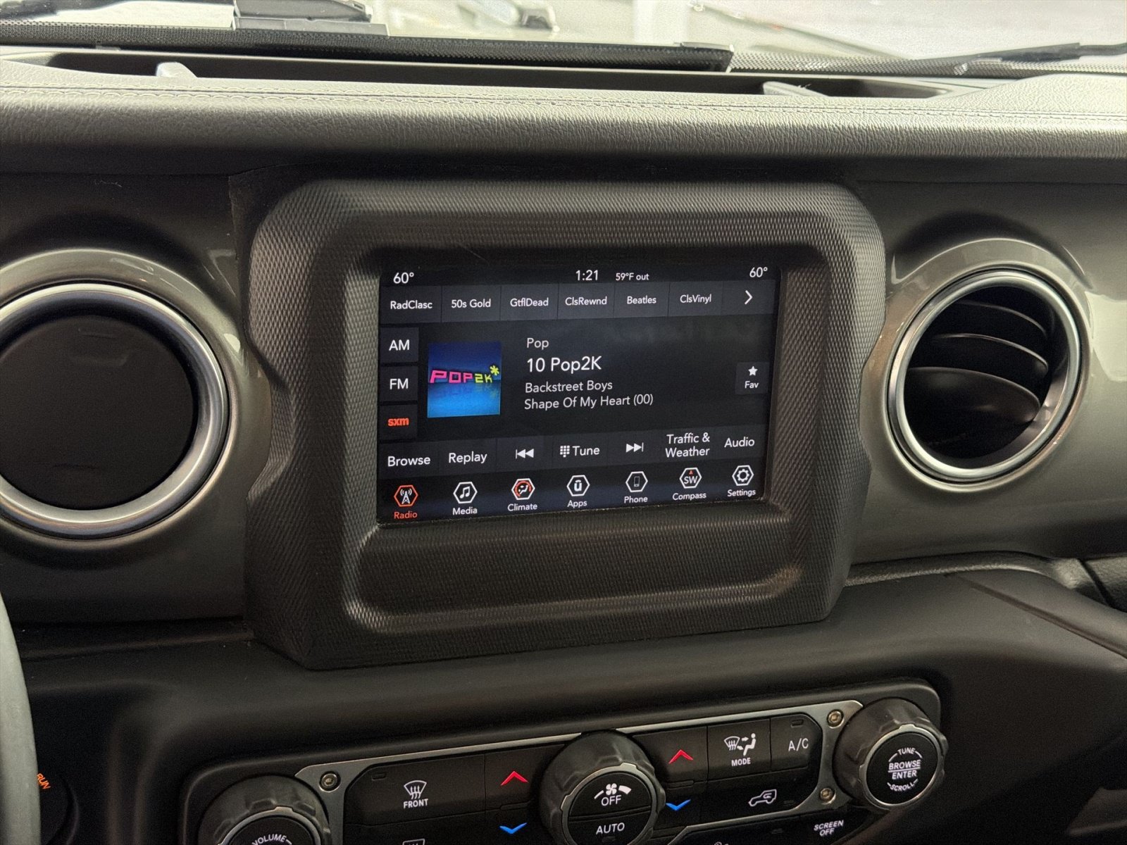 Used 2020 Jeep Wrangler Unlimited Sahara AWD/4WD image 26
