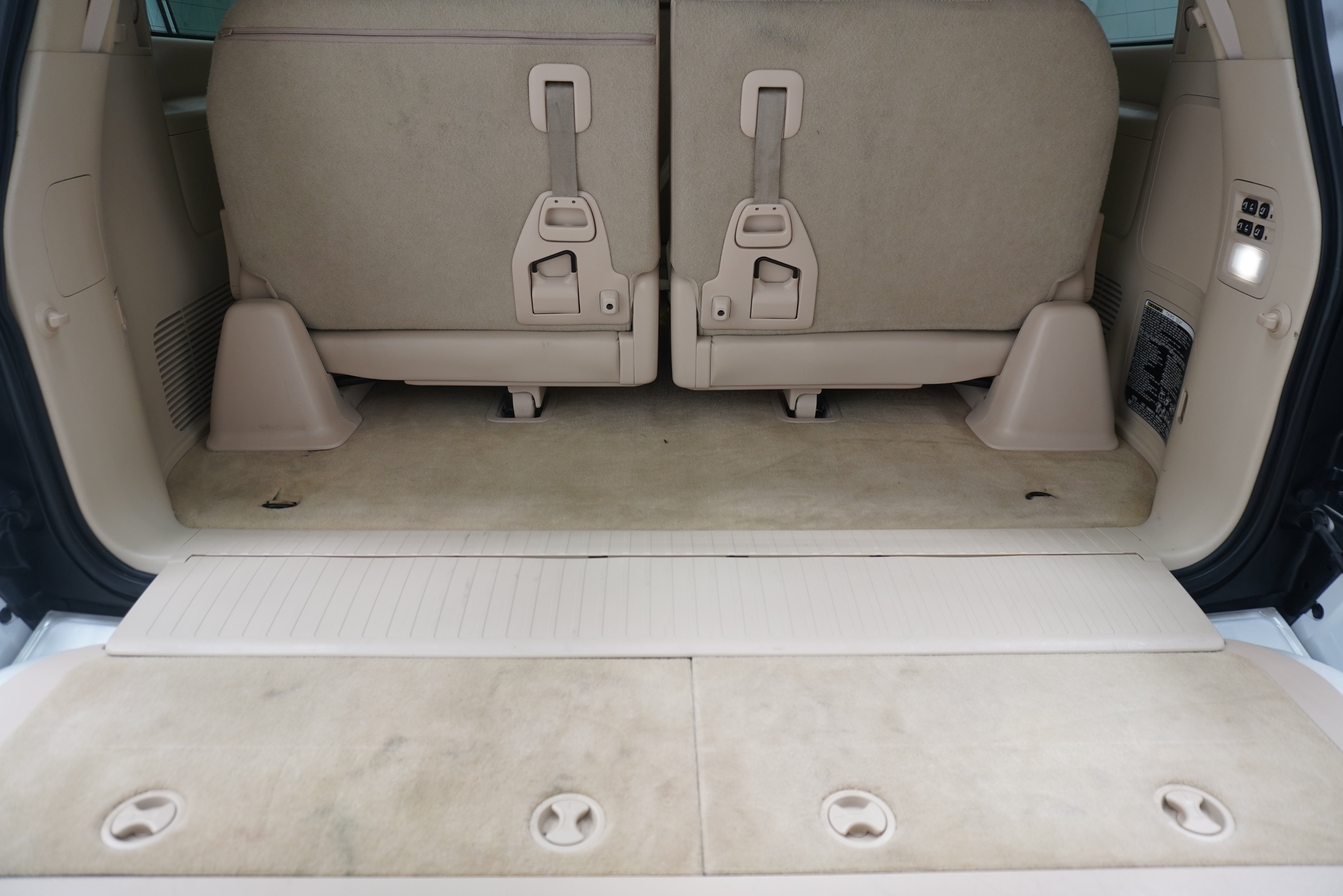Used 2019 Lexus LX 570 4WD w/ Luxury Package image 37