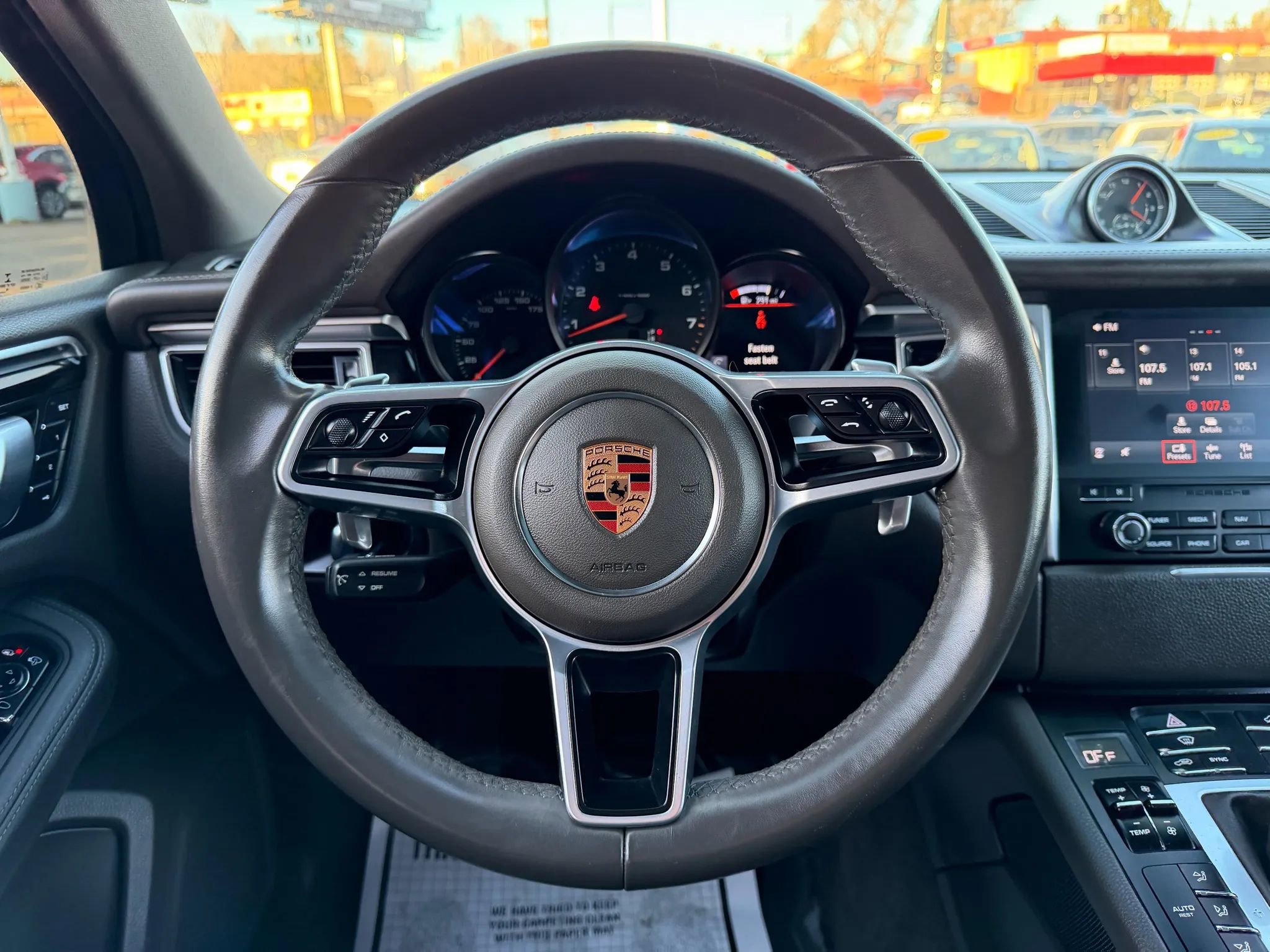 Used 2018 Porsche Macan Sport Edition image 21
