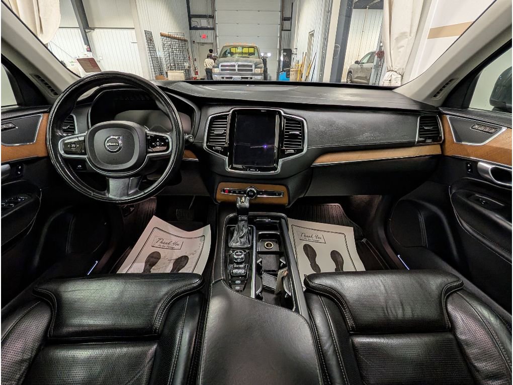 Used 2017 Volvo XC90 T6 Inscription w/ Vision Package image 10