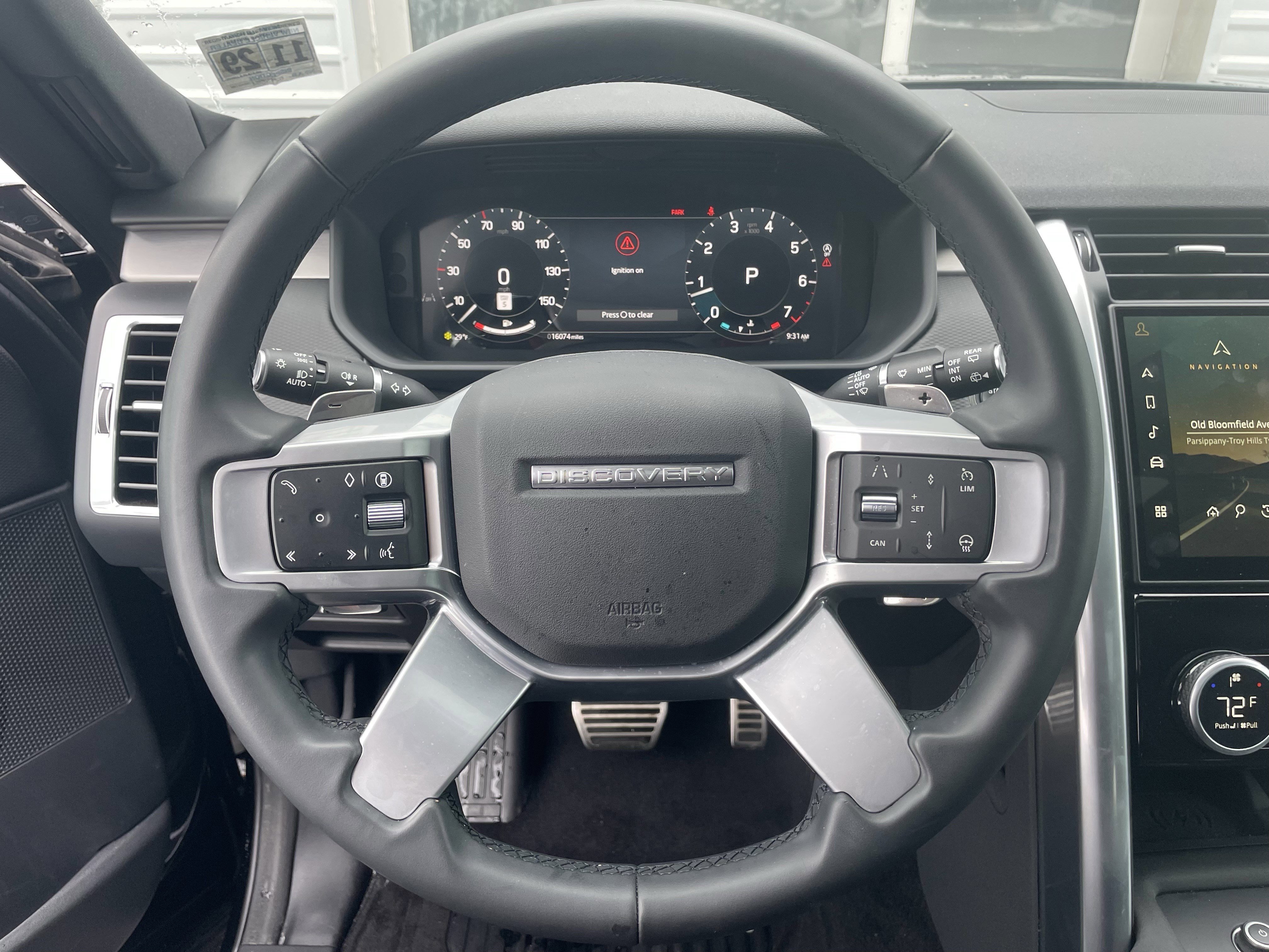Used 2024 Land Rover Discovery Dynamic SE image 21