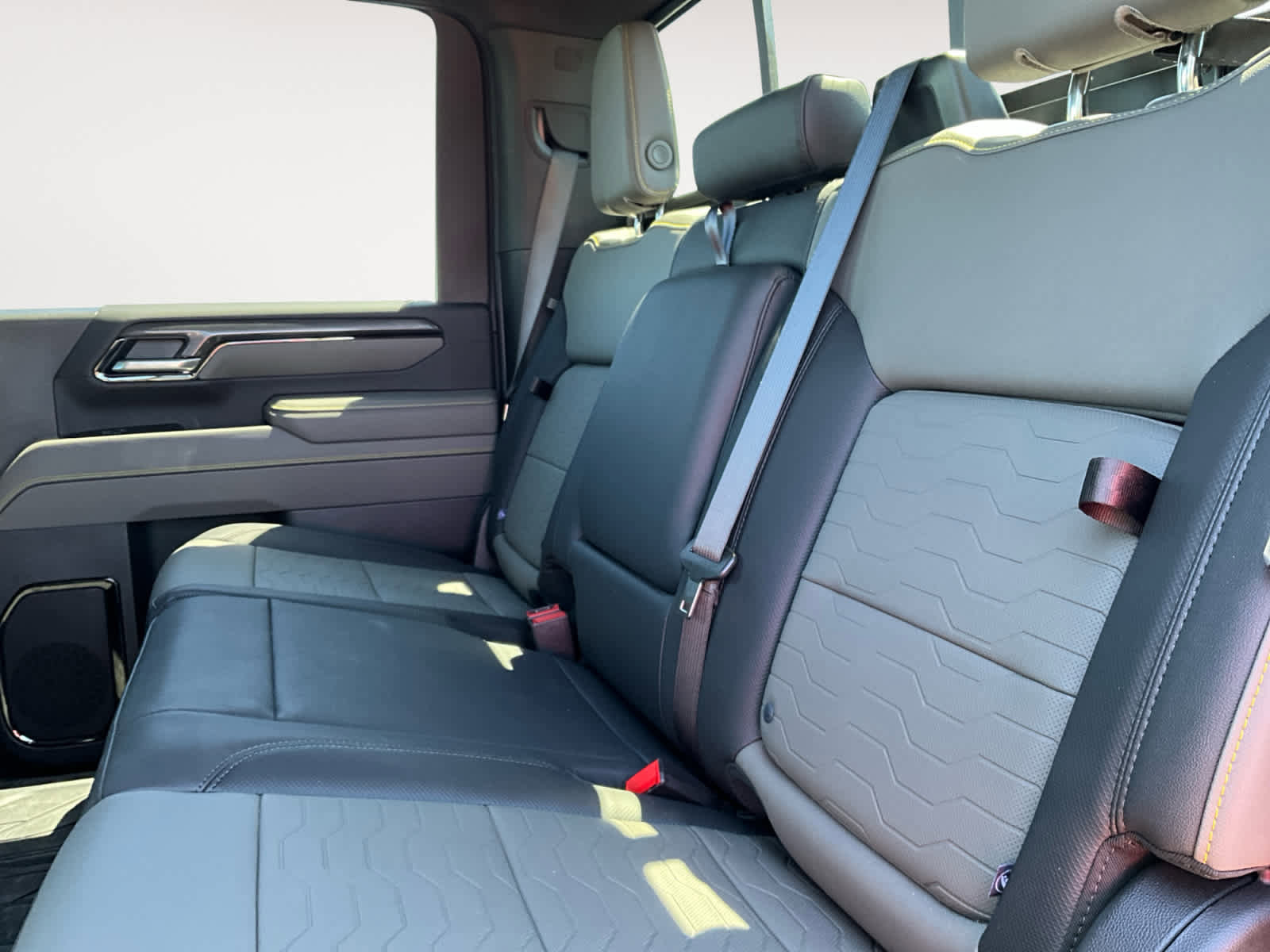 Used 2025 Chevrolet Silverado 2500 ZR2 w/ Technology Package AWD/4WD image 27