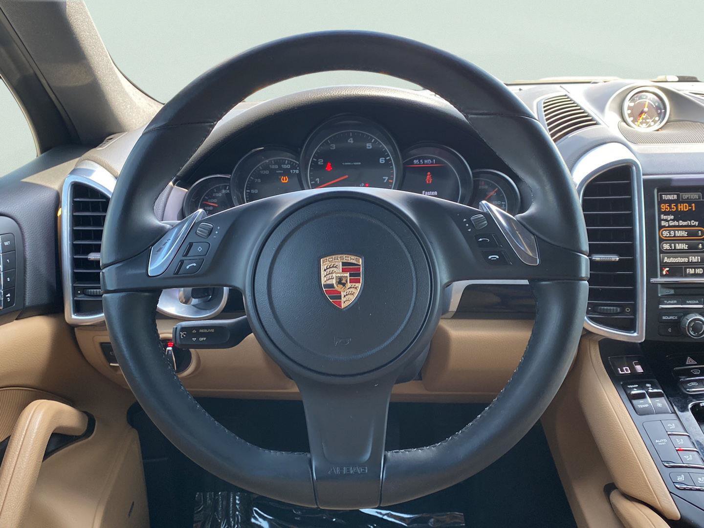 Used 2014 Porsche Cayenne Platinum Edition AWD/4WD image 15