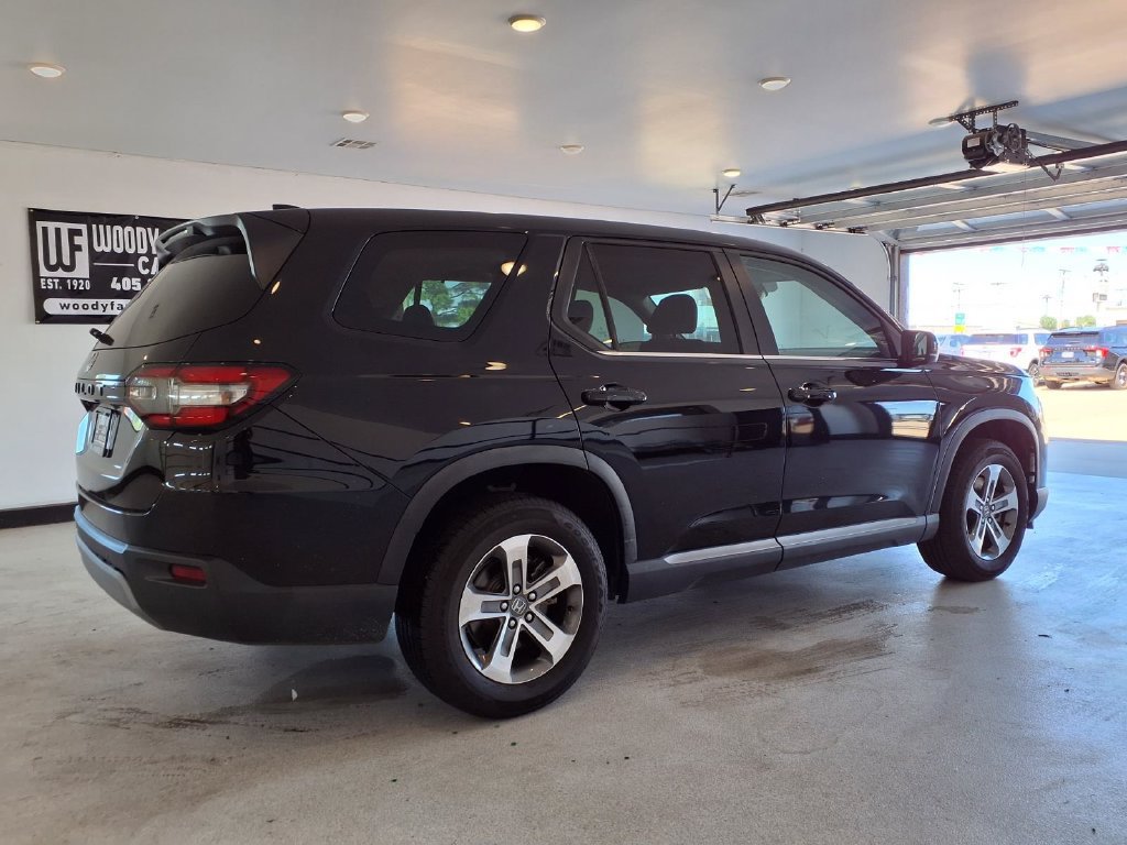Used 2023 Honda Pilot EX-L image 3