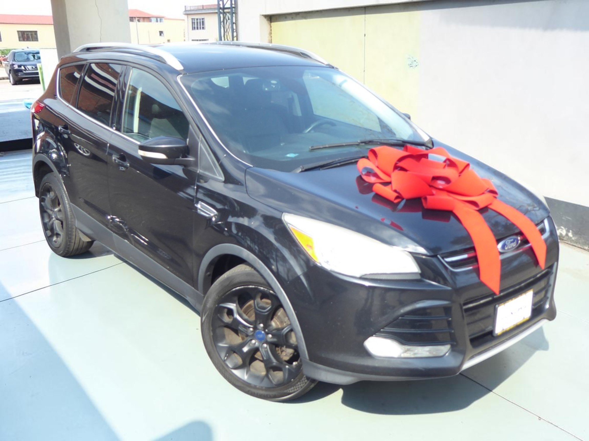 Used 2015 Ford Escape Titanium FWD image 2