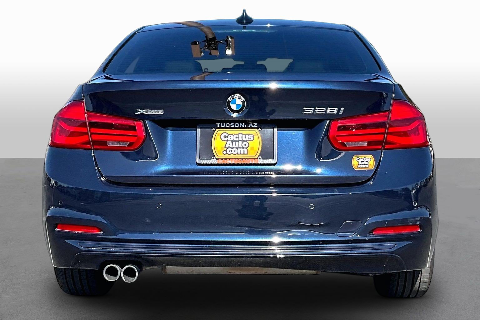 Used 2016 BMW 328i xDrive Sedan AWD/4WD image 4