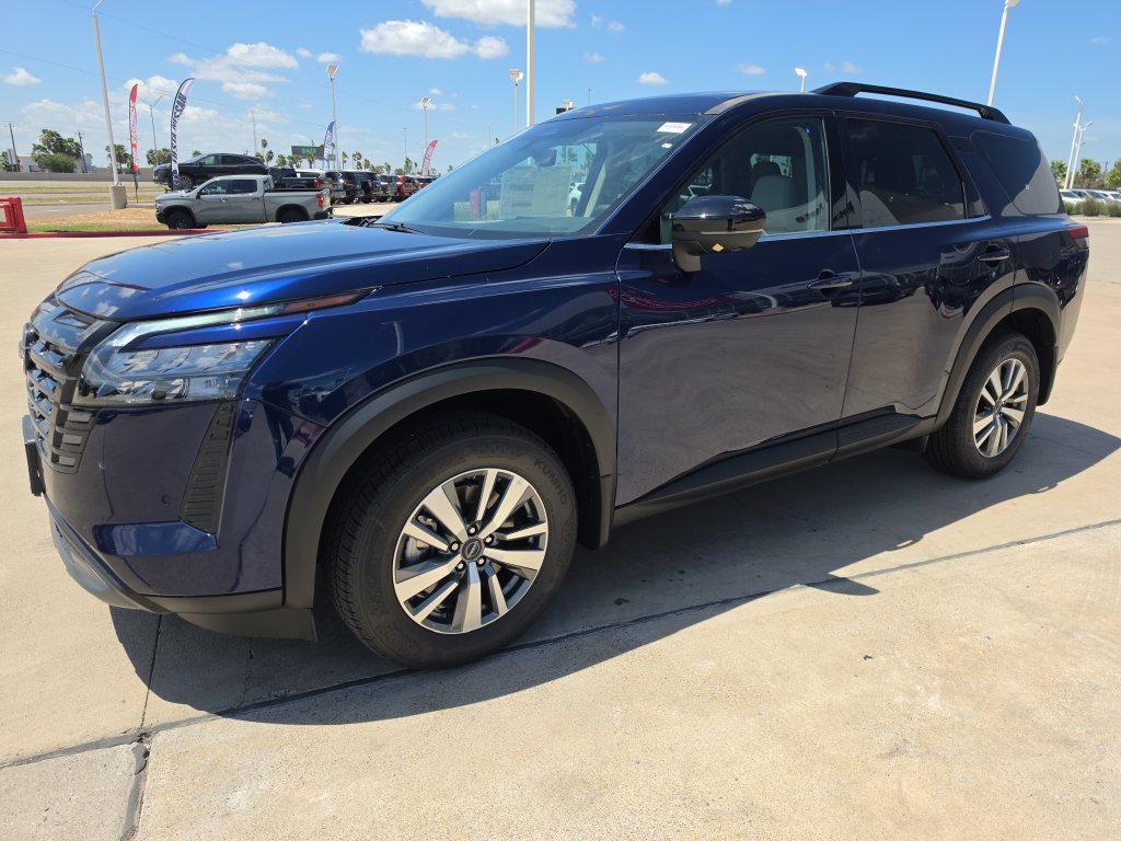 New 2026 Nissan Pathfinder SL FWD image 2