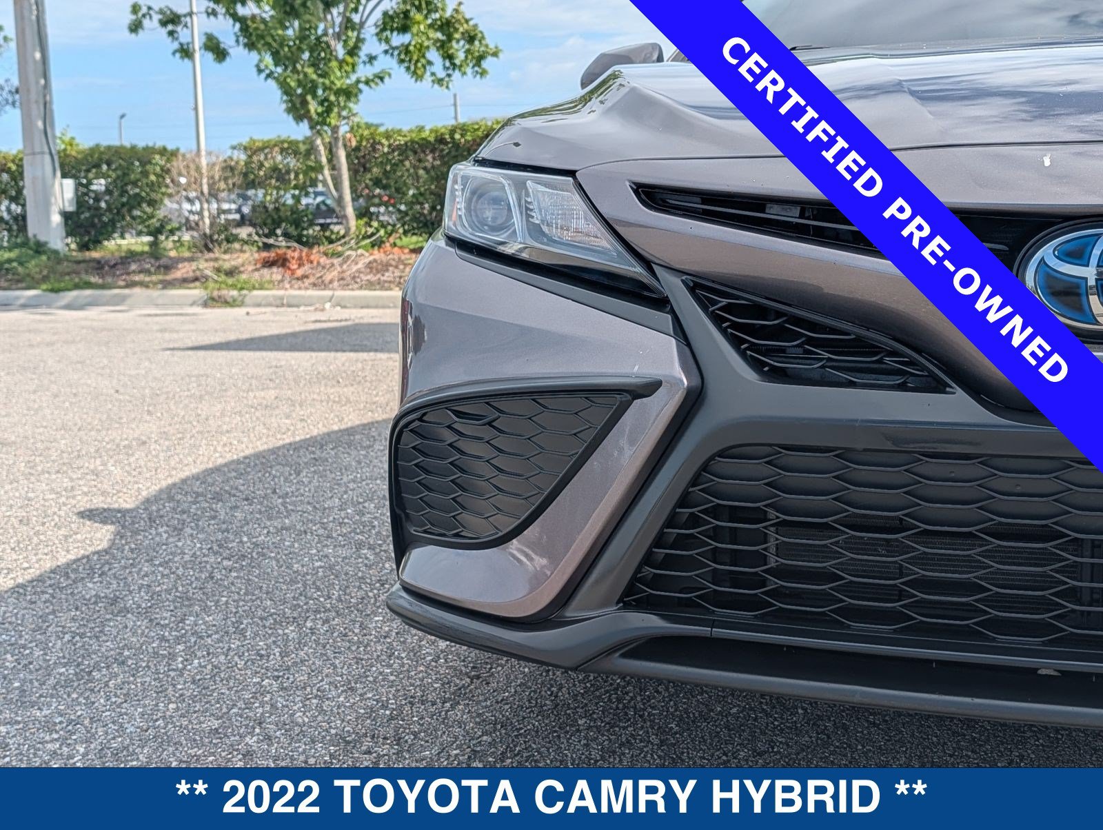 Used 2022 Toyota Camry SE FWD image 9