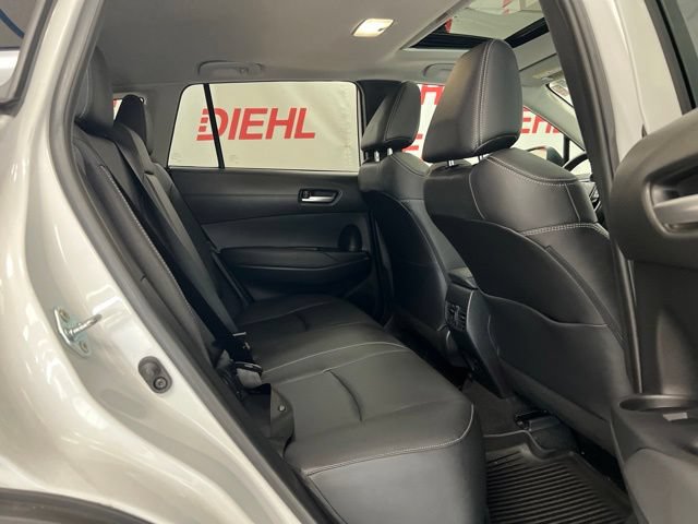 Used 2023 Toyota Corolla Cross XLE w/ Convenience Package FWD image 10