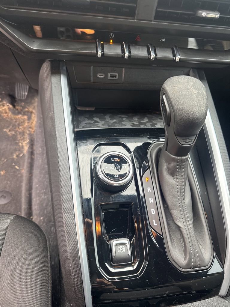 Used 2024 Chevrolet Colorado Trail Boss image 12