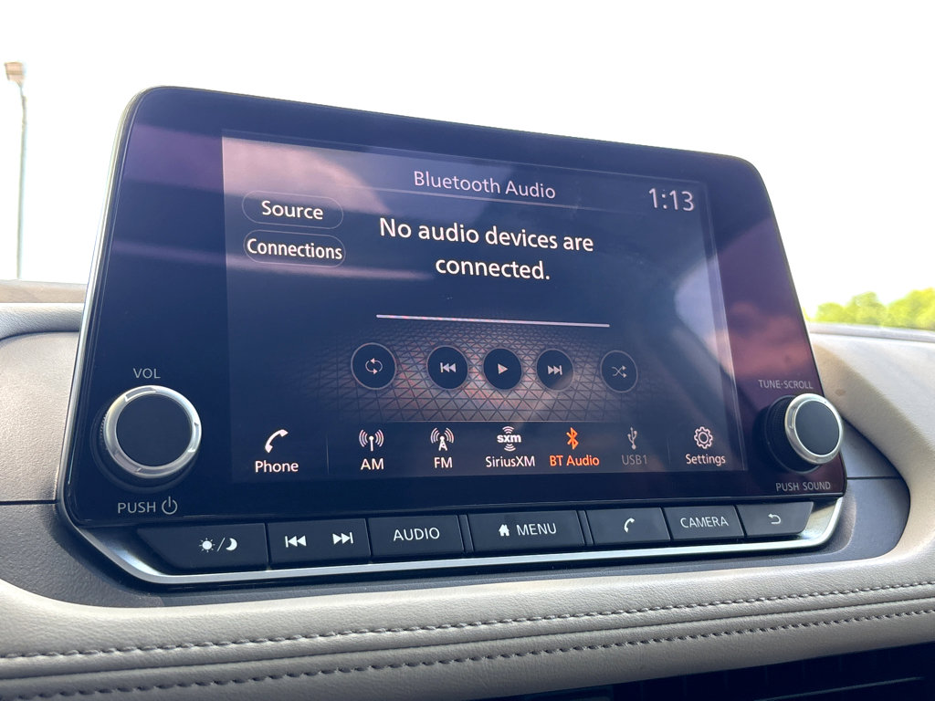Used 2025 Nissan Rogue SV w/ SV Premium Package image 8