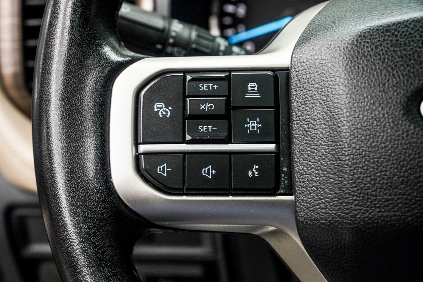 Used 2024 Ford Expedition Limited AWD/4WD image 29