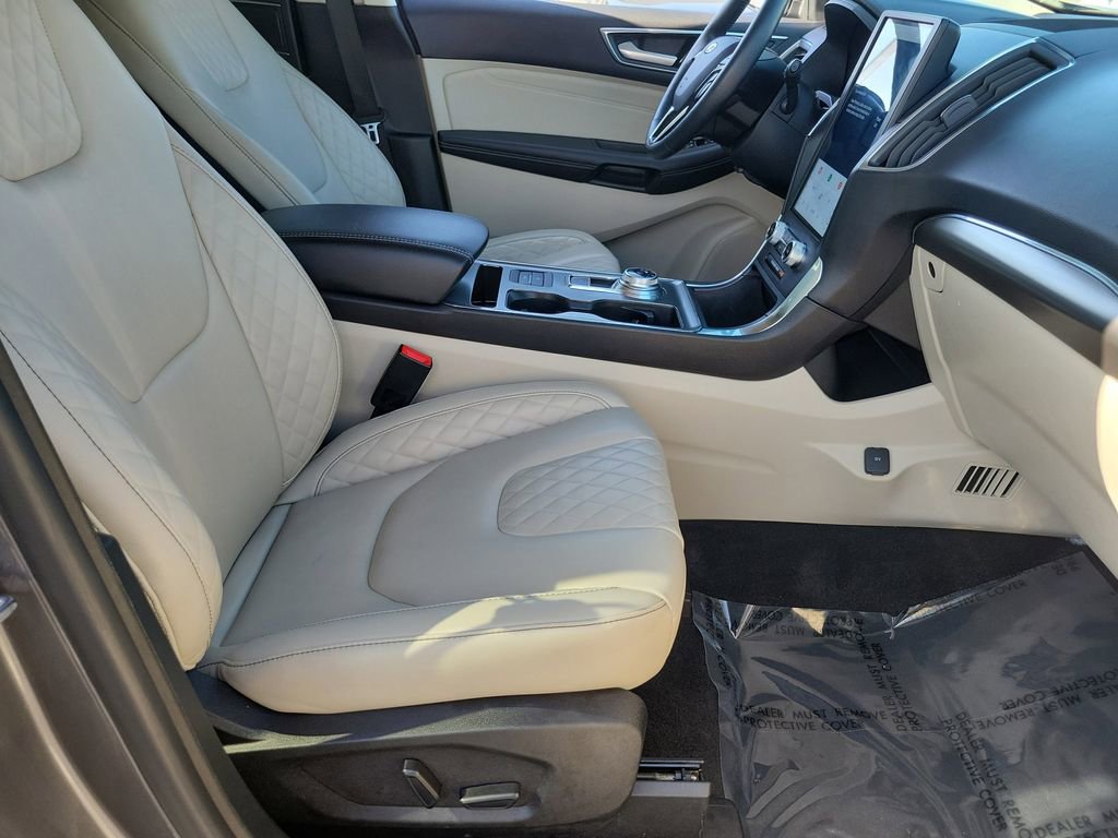 Used 2024 Ford Edge Titanium image 20
