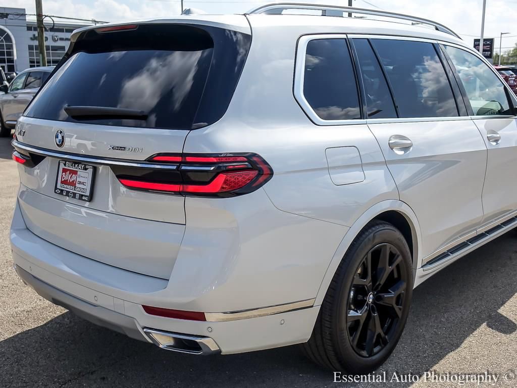 Used 2026 BMW X7 xDrive40i AWD/4WD image 8