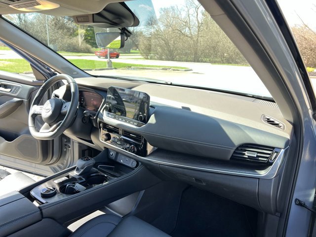 Used 2023 Nissan Rogue Platinum w/ Platinum Premium Package image 29