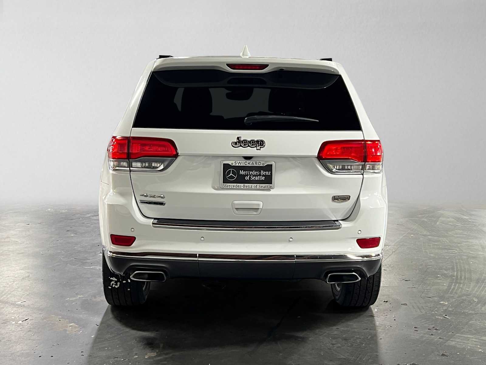 Used 2018 Jeep Grand Cherokee Summit AWD/4WD image 4