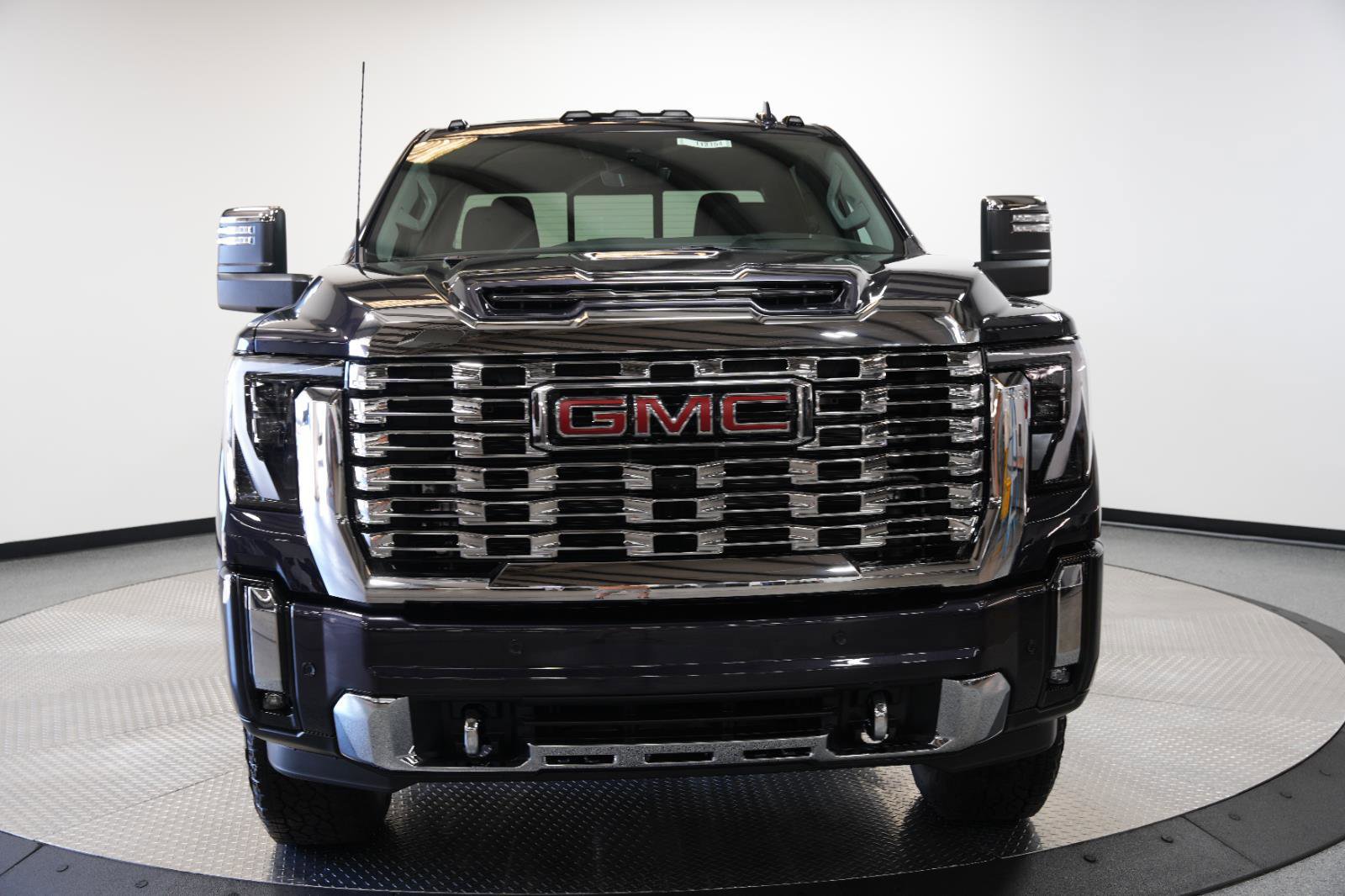 New 2025 GMC Sierra 2500 Denali w/ Denali Reserve Package image 2